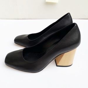 NEW Vince Camuto leather pumps